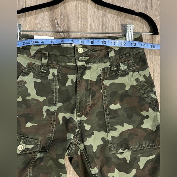 NWT Anthropologie Wanderer Camo pants. Size 28 - Picture 10 of 12